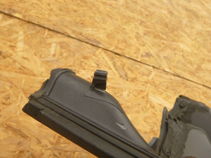 фото №10, Mustang 05-09 панель под лобовым стеклом оригинал eu