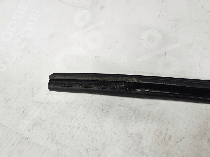 фото №10, Bmw seria 5 f11 уплотнитель стёкла дверь левая задняя зад 7199779