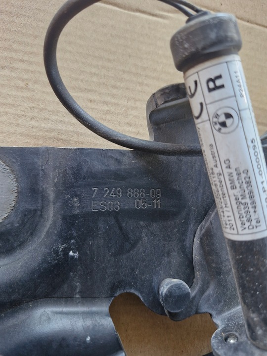 фото №3, Bmw f10 f11 петли капота патрон/заряд org. 2szt. kpl.