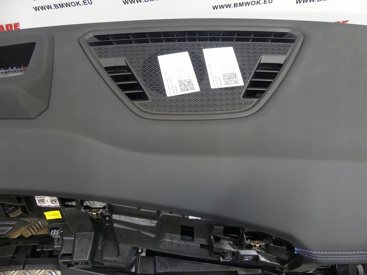 фото №6, Bmw x1 u11 панель роздавальна консоль чорна sensatec szew синій hud