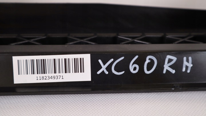 фото №7, Volvo xc60 ii молдинг багажника правая 32205625