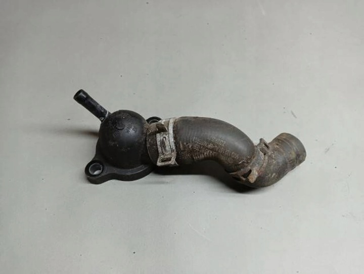 фото №1, Golf passat b8 труба шланг води 5q0122157aj 04l121131j