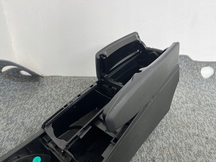 фото №9, Mercedes c класс w204 2.2 cdi туннель средний подлокотник гнездо usb оригинал