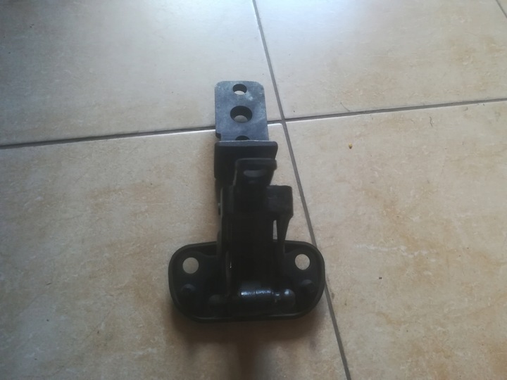 фото №5, Volvo v70 iii петля левый правые крышки багажника