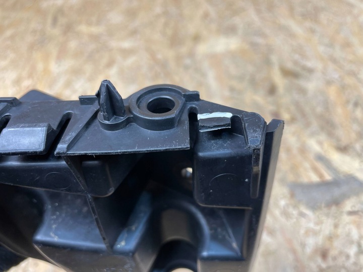 фото №6, Кріплення ковзун бампера перед праві volvo v40 ii 31425111 2012-