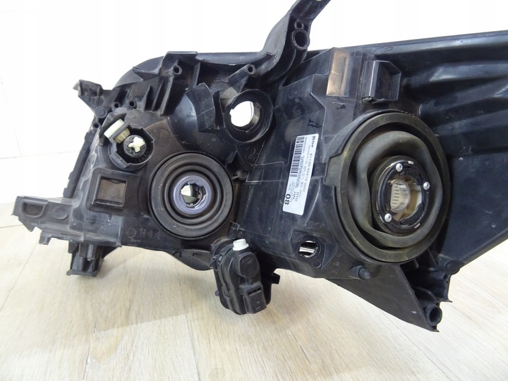 фото №10, Toyota auris 1 i лампа правая перед линза 81110-02470 llu