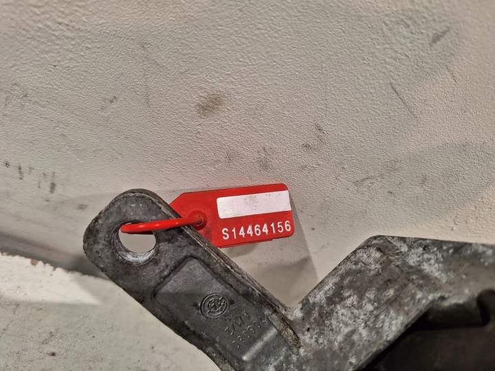 фото №7, Лапи подушка двигуна 13227717 opel insignia a 2.0 dci 08-