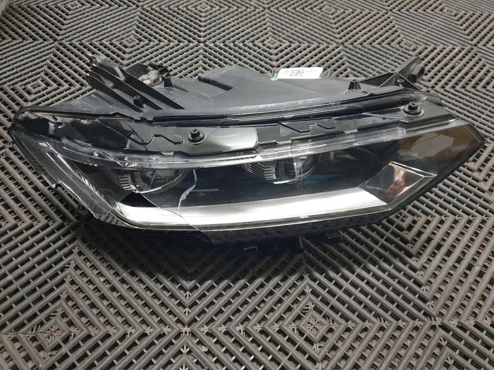 фото №1, Лампа права перед volkswagen passat b8 повний led