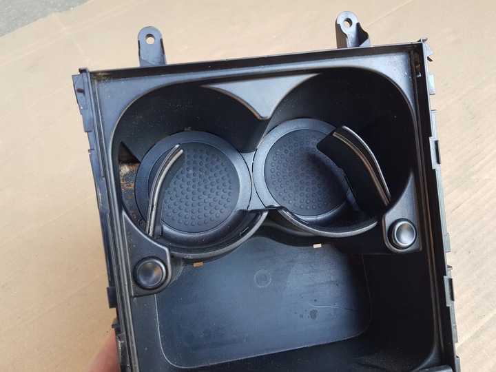 фото №12, Кріплення na напої тунелю середнього vw passat b6 / чорні / європа / гарний