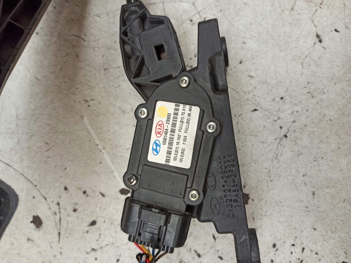 фото №7, Hyundai ix35 потенциометр газа dh32727-2s000