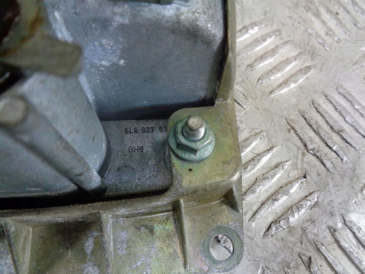 фото №9, Замок ручка крышки зад задней seat ibiza iii 6l 02-