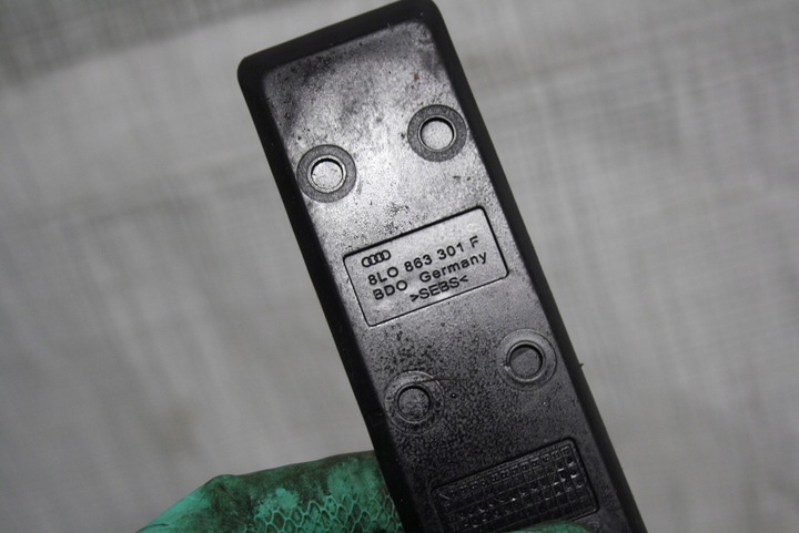 фото №7, Резинка туннеля бардачка audi a3 8l рестайлинг 8l0863301f