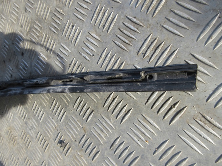 фото №6, Планка стёкла лобовой левая peugeot 5008 i