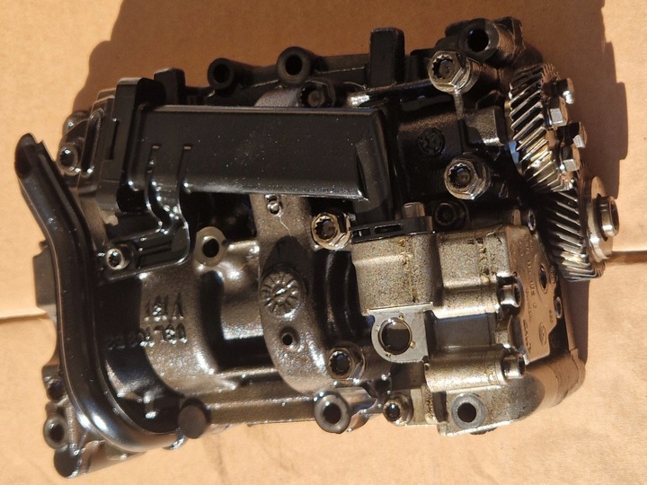 фото №3, Насос масла модуль skoda superb ii passat golf 2.0 tdi 03l103535