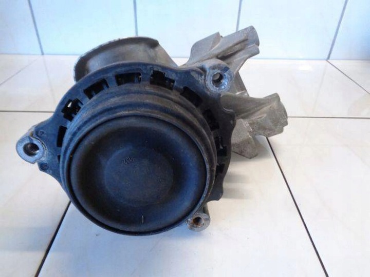 фото №11, Bmw 1 f20 13 1.6 b лапи подушка левая правая комплект