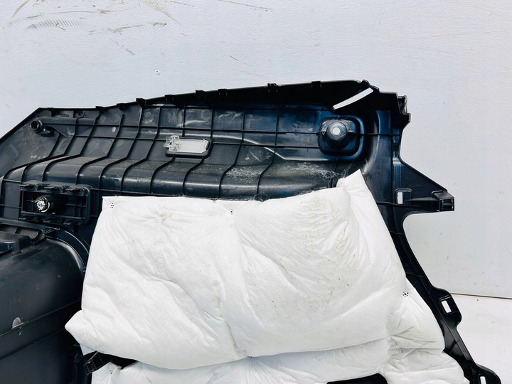 фото №9, Rav4 v боковина обивка багажника правые комплектный