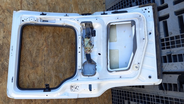 фото №13, Двері ліві зад peugeot partner i 02r