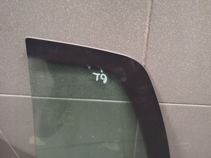 фото №8, Стекло дверей правое зад vw golf v 5d hb 06r