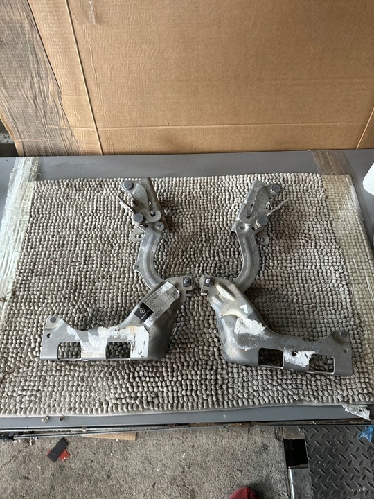 фото №1, Mercedes e клас 213 238 cls 257 290 gt петлі капота передній оригінал