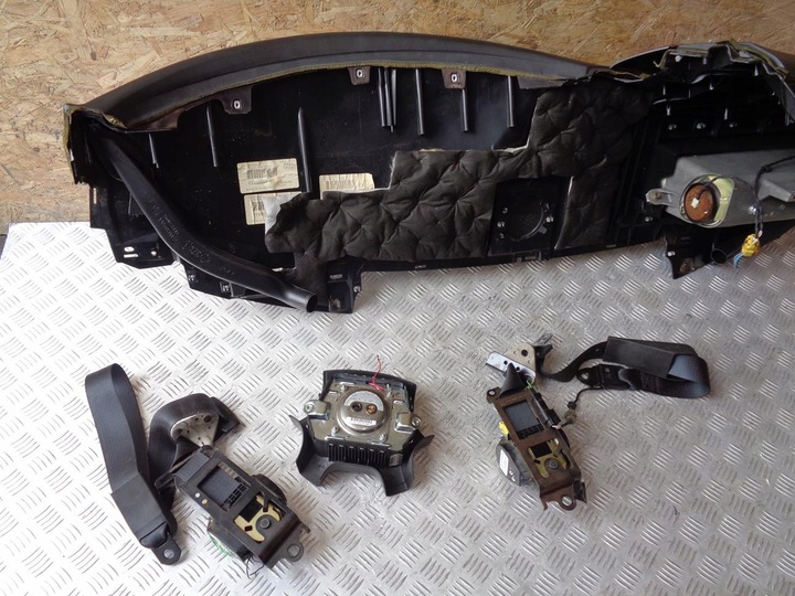 фото №12, Панель раздаточная подушка безопасности pas chrysler pacifica 03-