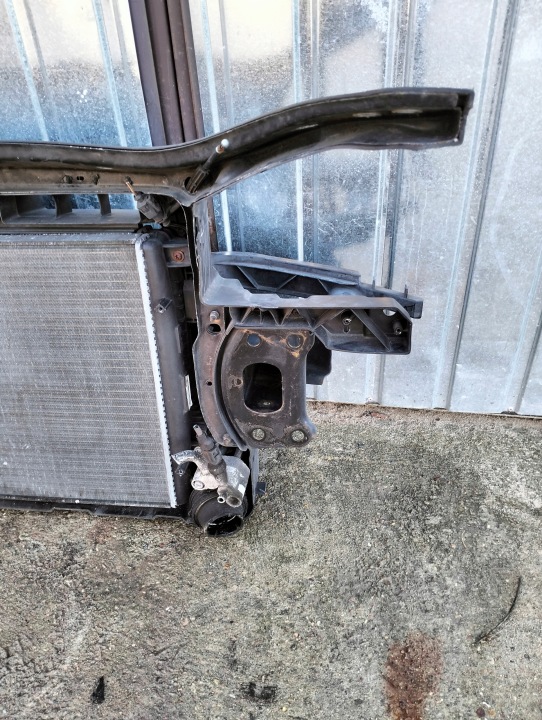 фото №13, Передняя панель vw jetta golf v универсал 1.9 tdi bxe автомат 2005-2010