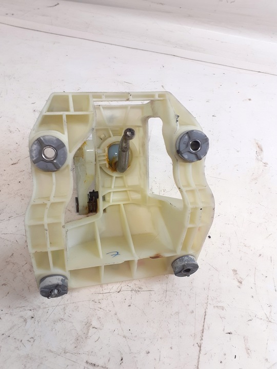 фото №5, Hyundai i10 i домкрат изменения коробки передач