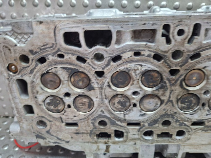 фото №8, Головка двигателя 9812313410 yh01 citroen peugeot toyota 1.5 bluehi 2018-