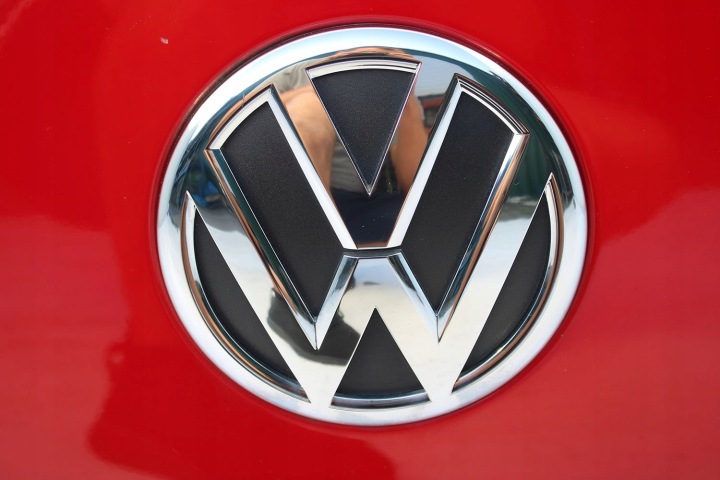 фото №8, Vw amarok крышка задняя зад багажника 2h 2h5829104 2h5829104 2h5 829 104 диск