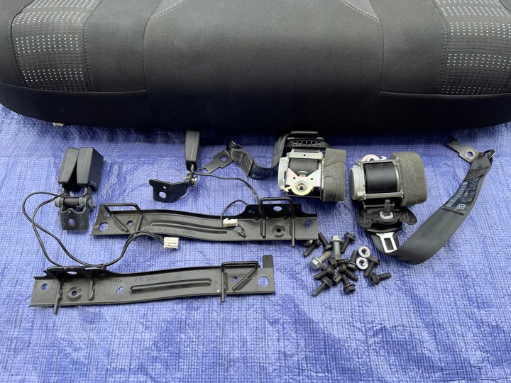 фото №9, Peugeot 308 t9 хетчбек сидіння задня диван ремені застібки