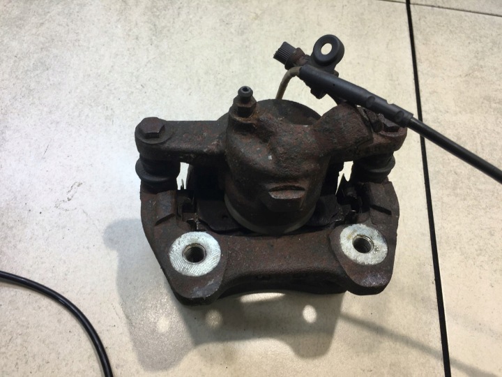 фото №5, Суппорт тормозной правое зад discovery iii 2.7 td