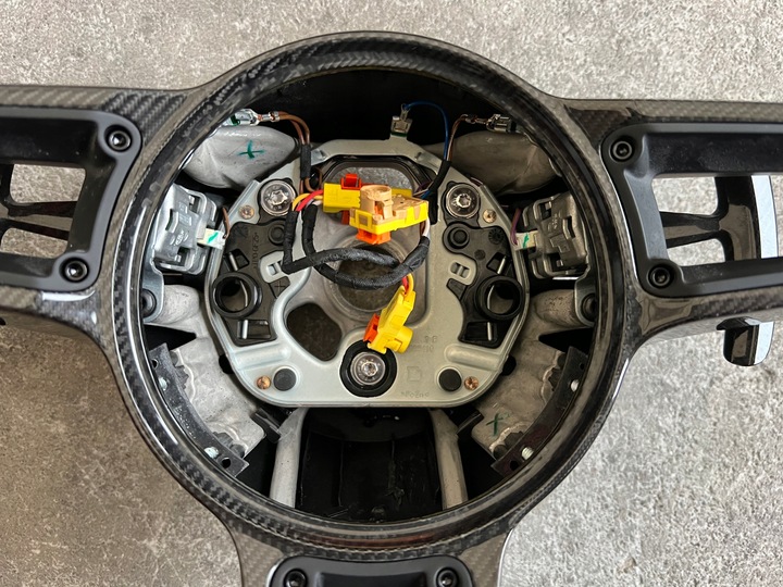 фото №5, Porsche 991 carrera weissach руль карбон