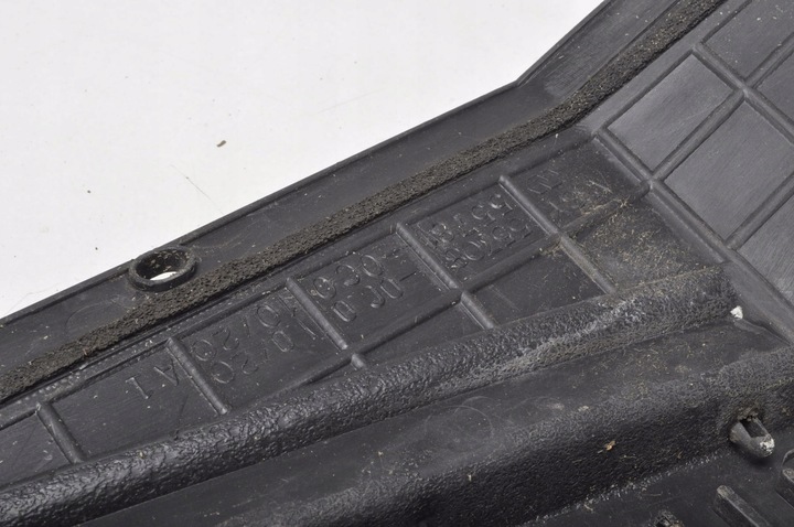 фото №10, Toyota tundra защита подкапотное пространство панель под лобовым стеклом 00-06
