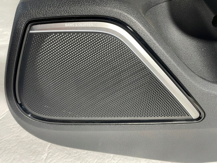 фото №10, Audi a3 s3 8v sedan дверная карта (обшивка) правая зад bang&olufsen 8v5971693a