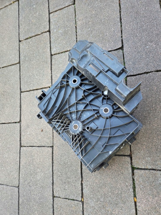 фото №8, Renault megane iv scenic iv корпус акумулятора 244280018r 2016