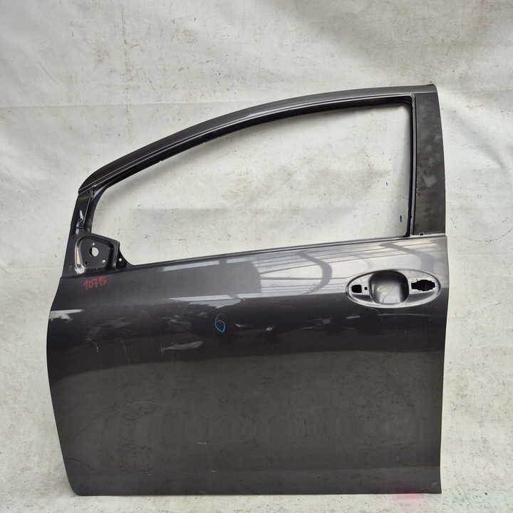 фото №1, Toyota yaris ii 2 5d 5 дверь 05-11 дверь перед передние левая
