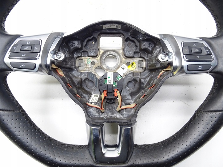 фото №12, Руль кожа стёганая срезанная 1k8419091t vw scirocco iii golf vi