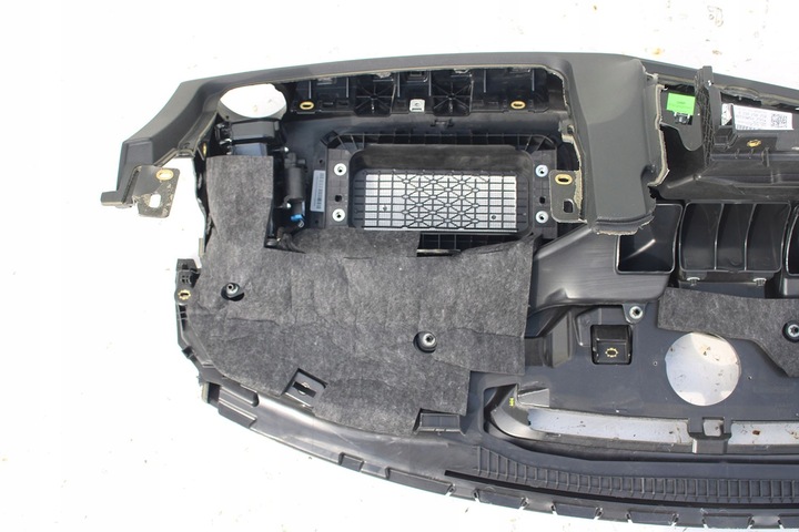 фото №12, Audi tt консоль панель раздаточная капот pulpit 8s2857001 8s2857001b 8s2857