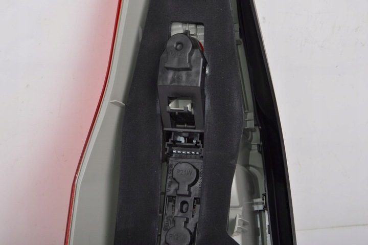 фото №8, Renault megane ii універсал 2003-2009 лампа праві зад hella