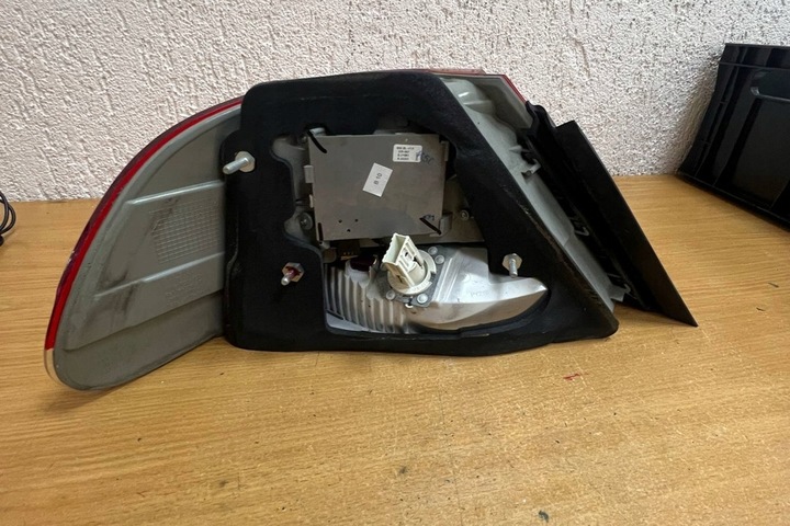 фото №10, Лампа правая задняя bmw 7 e65, e66, e67 325022 3.0l дизель 170kw 2006