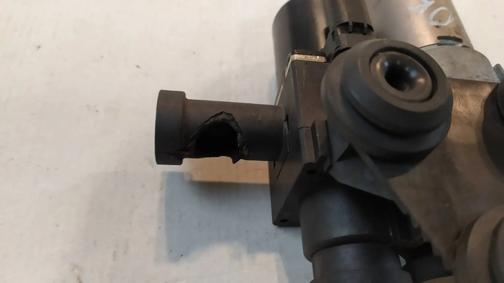 фото №7, Клапан помпа воды нагревателя bmw e90