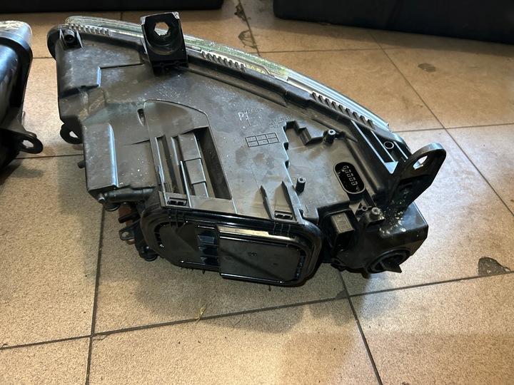 фото №16, Лампа ксенон правая левая перед audi a6 c6 европа оригинал комплект