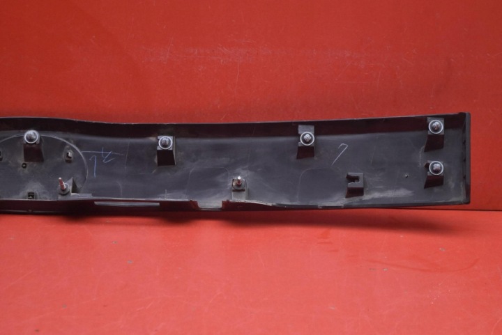 фото №14, Накладка кришки зад 202 76801-0q90070 toyota prius 3 iii xw30 рестайлінг 5d hb 11-15