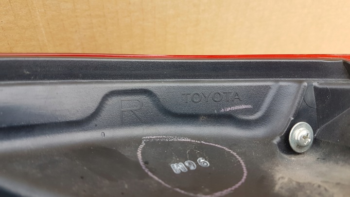 фото №12, Лампа зад права toyota camry led