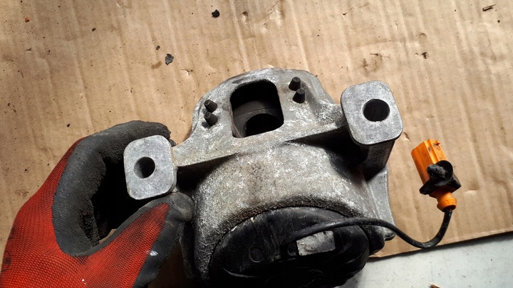 фото №9, S4 b8 подушка двигателя 3.0 tfsi 8k0199381ec s5