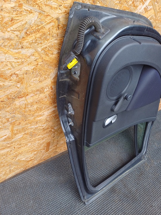 фото №9, Renault clio iii дверь левый зад левая задние универсал комплектные красивый teb66