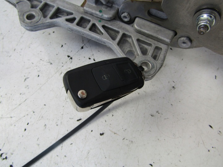 фото №8, Vw golf 5 mk5 шток колонка руль 1k1419502r + замок зажигания + ключ 1,6