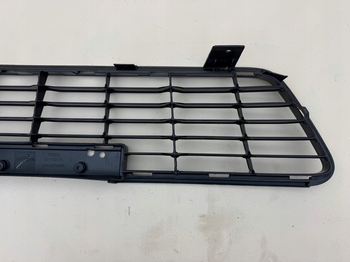 фото №14, Toyota hilux viii 8 15r- решітка середня бампера перед 53112-0k130