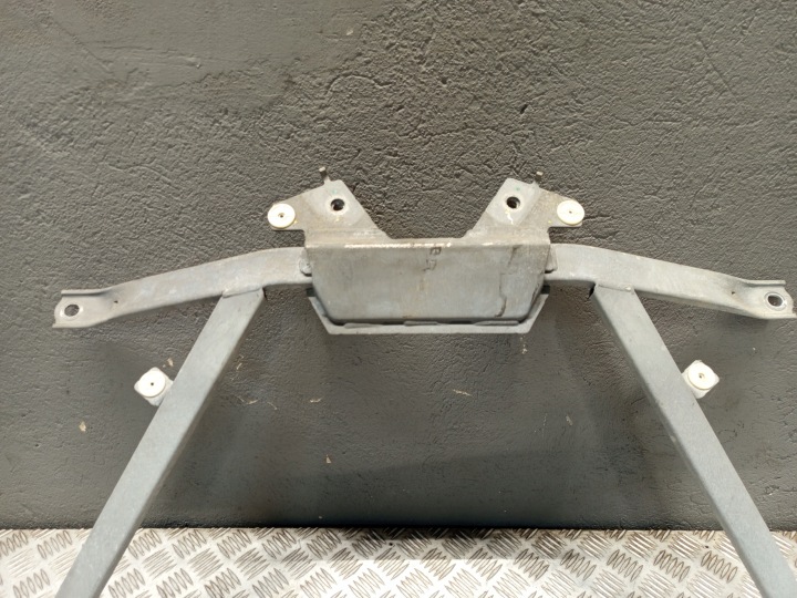 фото №9, Bmw (oem) 7931656 i4 g26 g26 lci кронштейн распорка шасси задняя зад