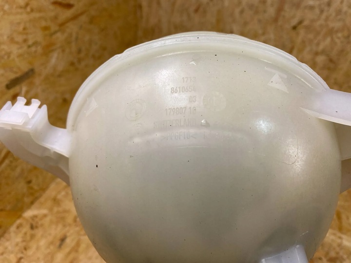 фото №9, Бак бачок расширительный bmw g30 g31 g11 g12 8610654