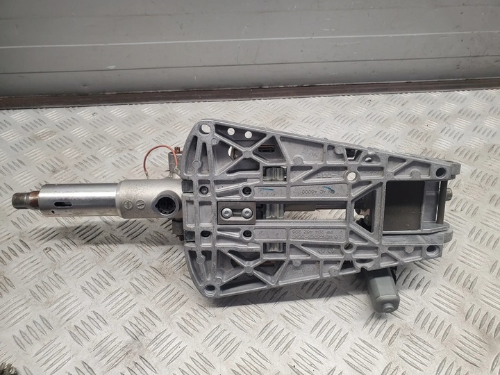 фото №7, Mercedes-benz e c207 w207 a2074600116 колонки рулевые